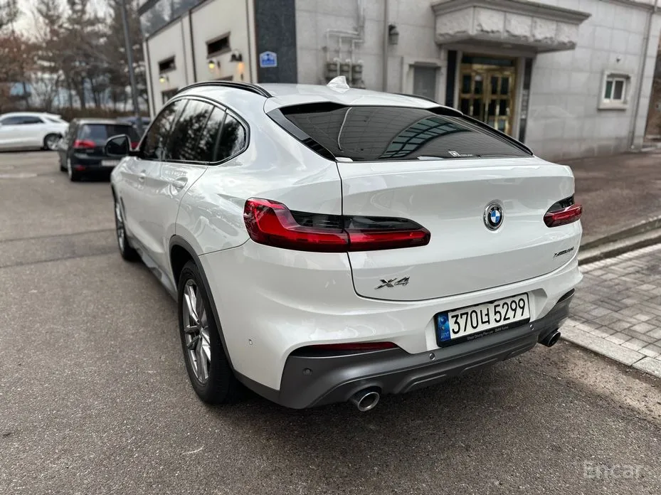 Photo 4 - BMW X4