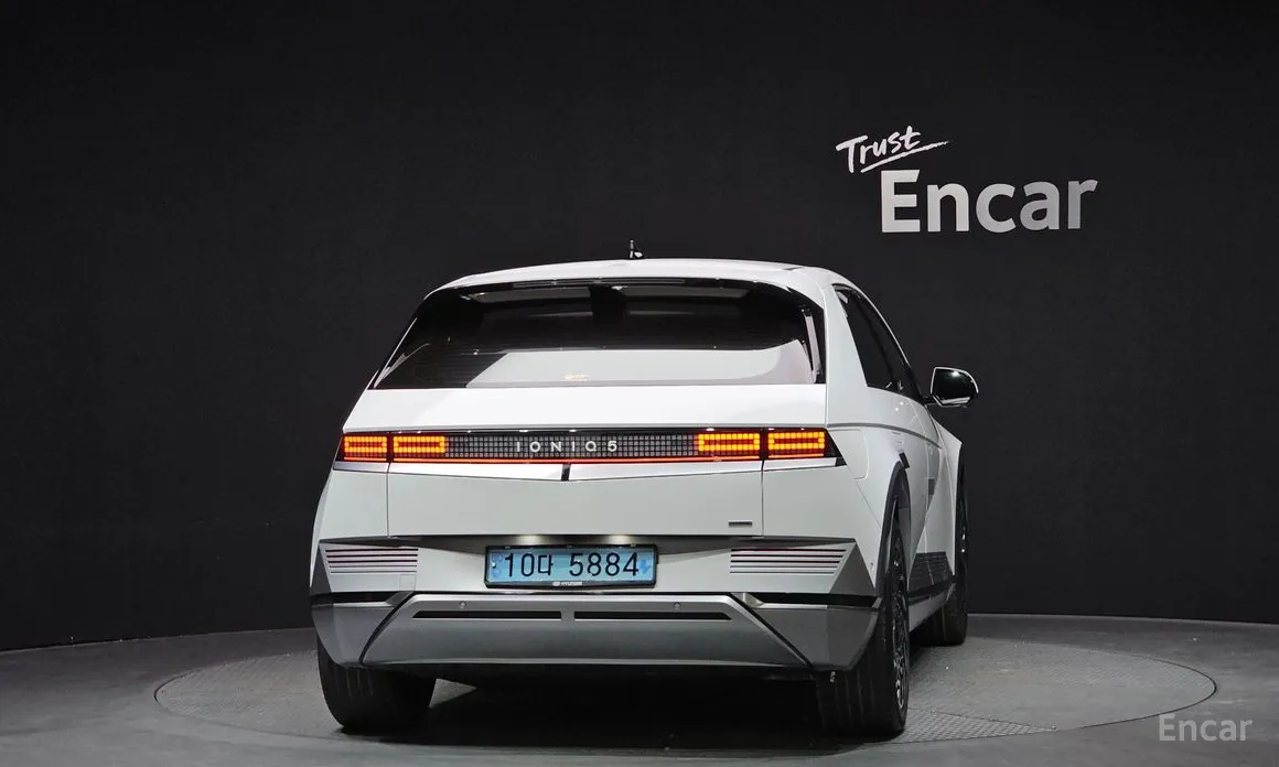 Photo 4 - Hyundai Ioniq 5