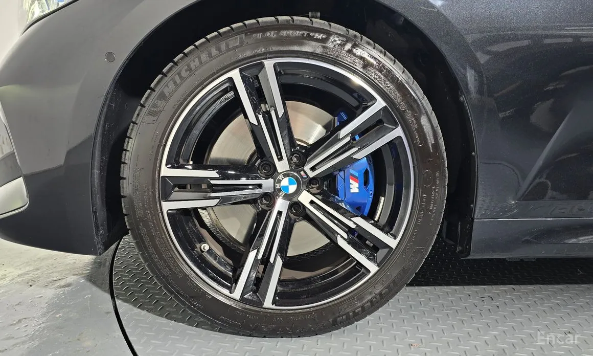 Photo 5 - BMW 3 Series