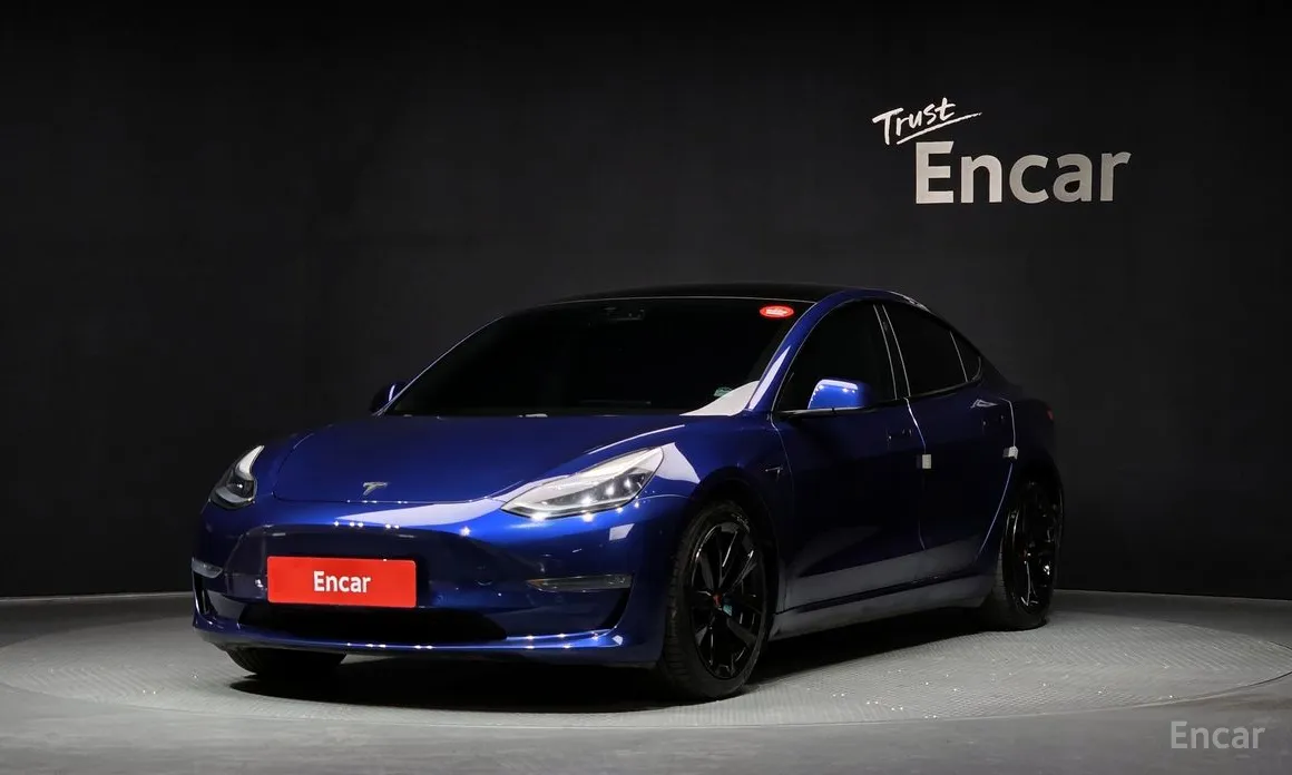 Фото 1 - Tesla Model 3