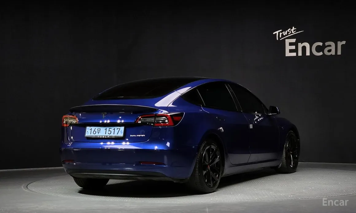 Фото 2 - Tesla Model 3