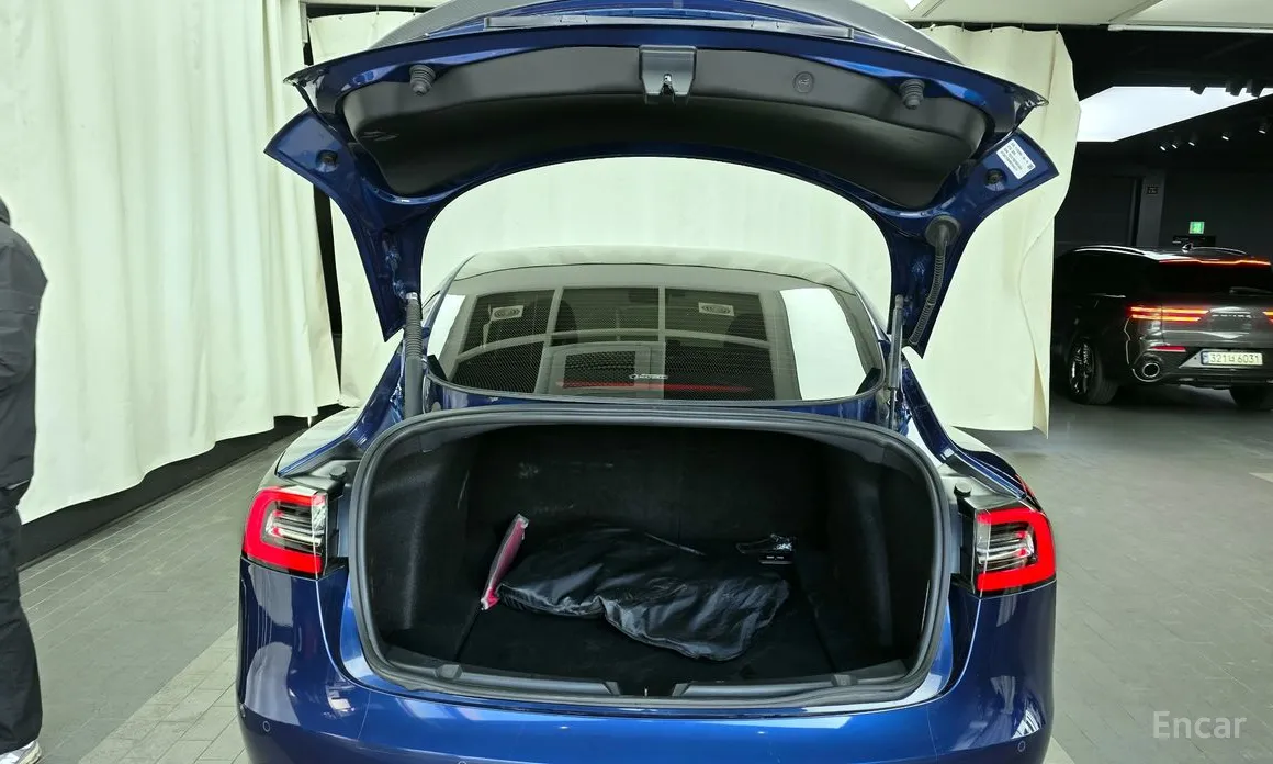 Фото 20 - Tesla Model 3