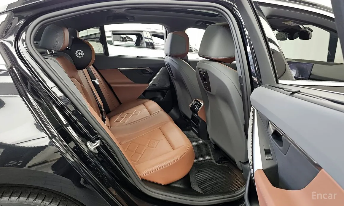 Фото 12 - BMW 5 Series