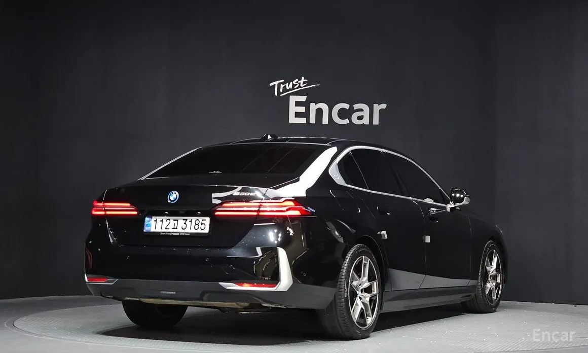 Фото 2 - BMW 5 Series