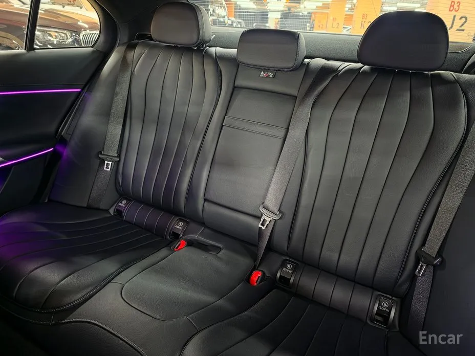 Фото 15 - Mercedes-Benz E-Class