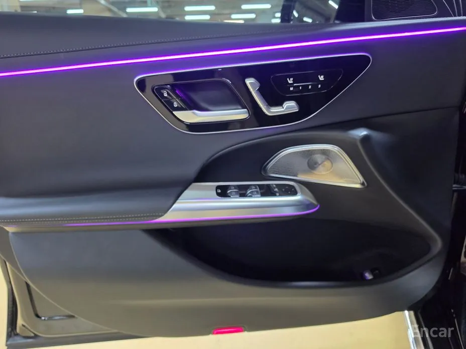 Фото 16 - Mercedes-Benz E-Class