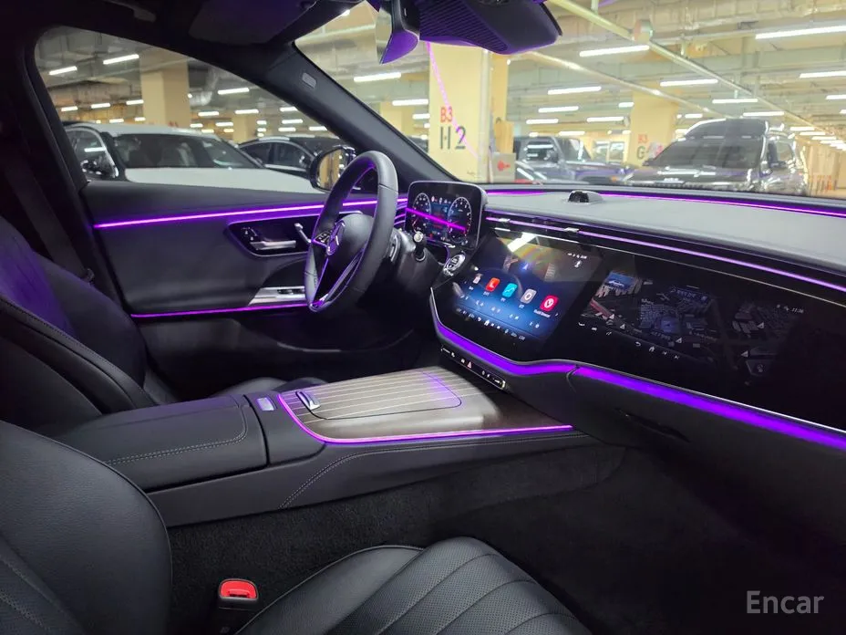 Фото 19 - Mercedes-Benz E-Class