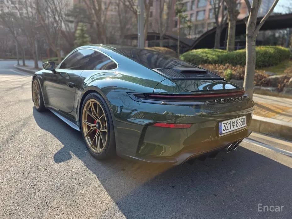 Photo 2 - Porsche 911