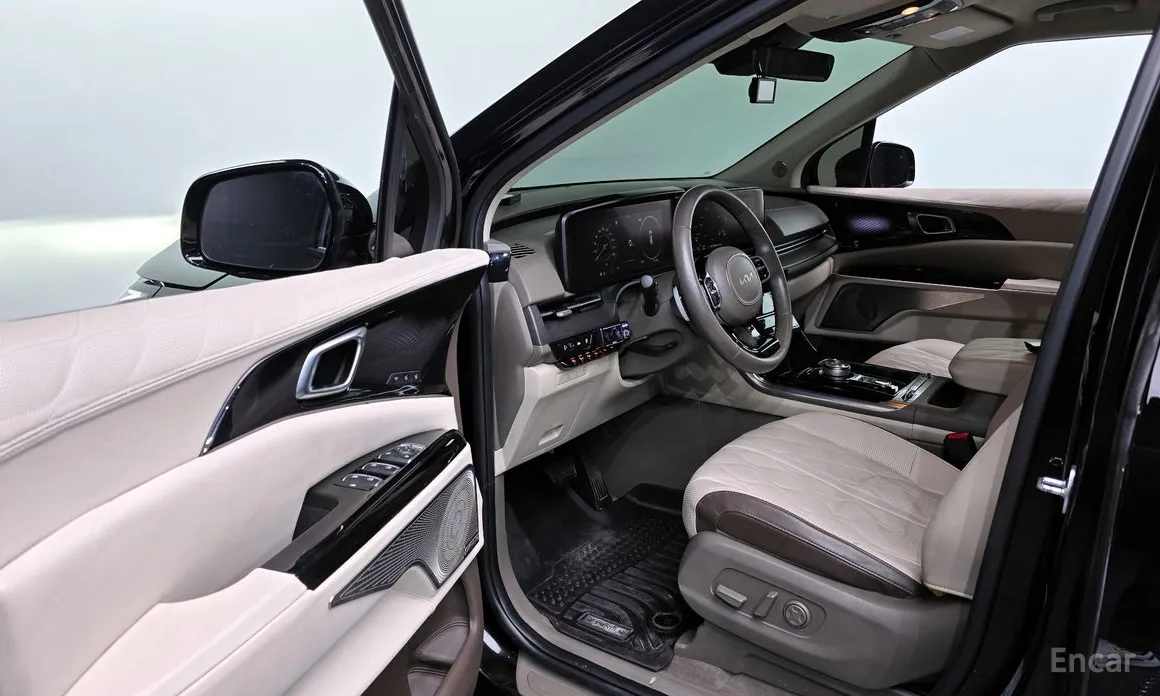 Photo 11 - Kia Carnival