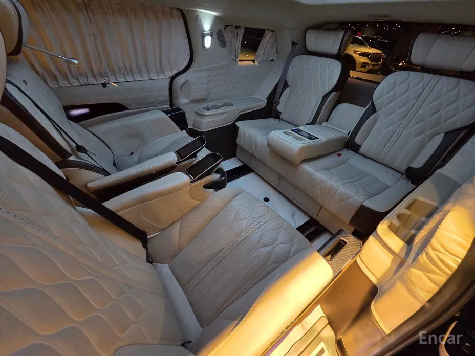 Photo 15 - Kia Carnival