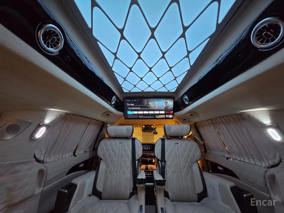 Photo 16 - Kia Carnival