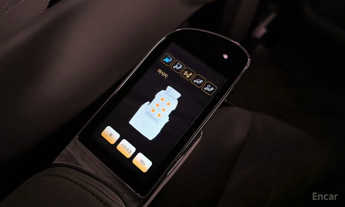 Photo 18 - Kia Carnival