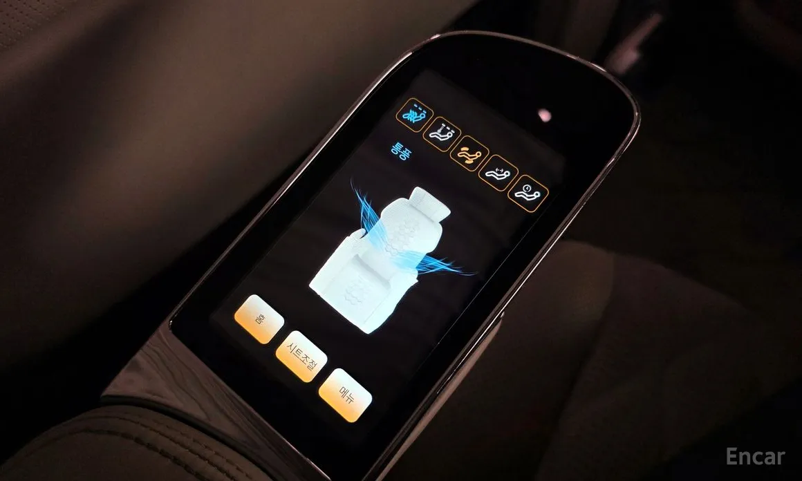 Photo 19 - Kia Carnival