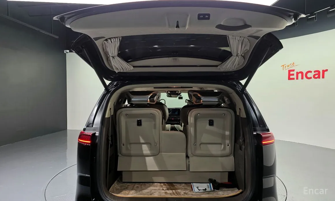 Photo 20 - Kia Carnival