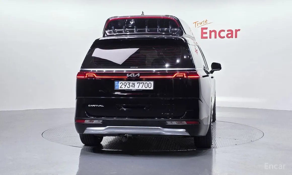 Photo 4 - Kia Carnival