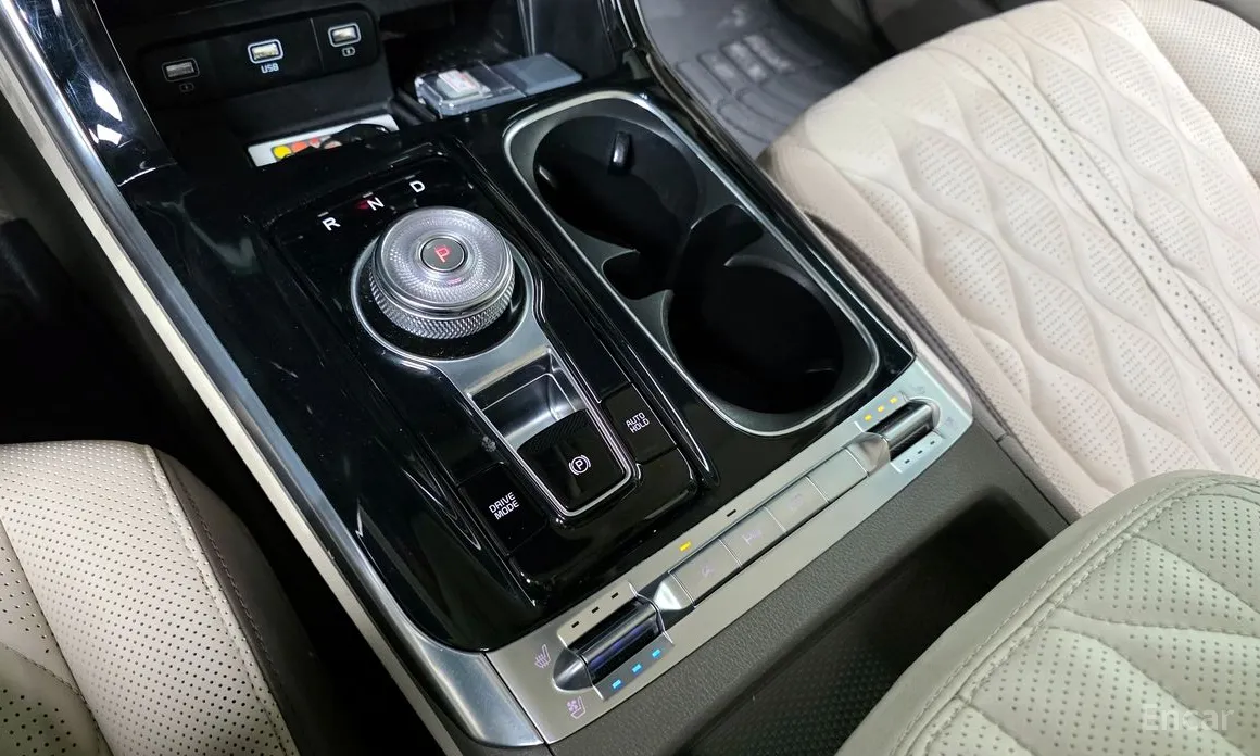 Photo 9 - Kia Carnival