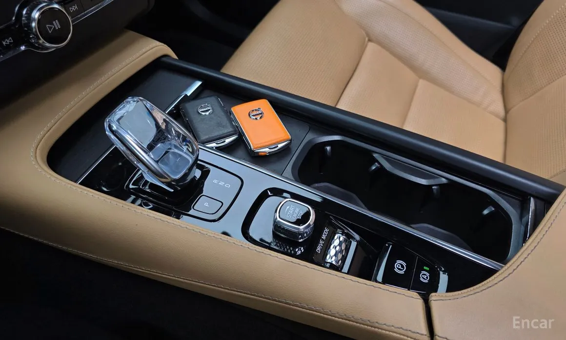 Фото 9 - Volvo XC90