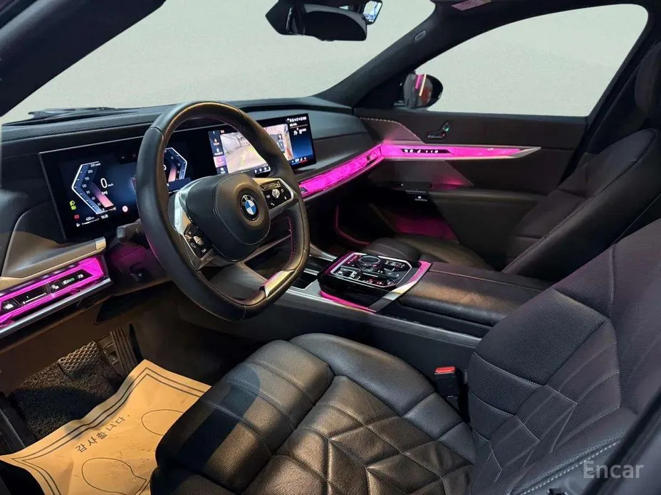 Photo 11 - BMW 7 Series