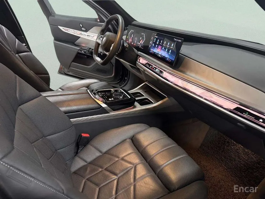 Photo 12 - BMW 7 Series