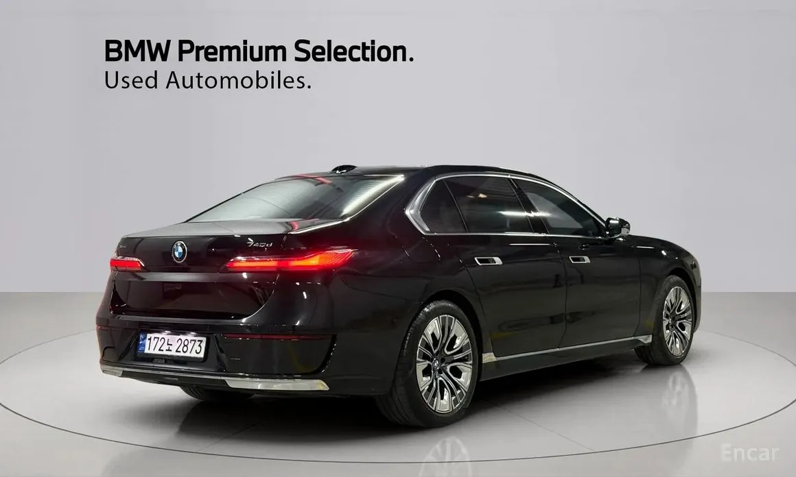 Photo 2 - BMW 7 Series