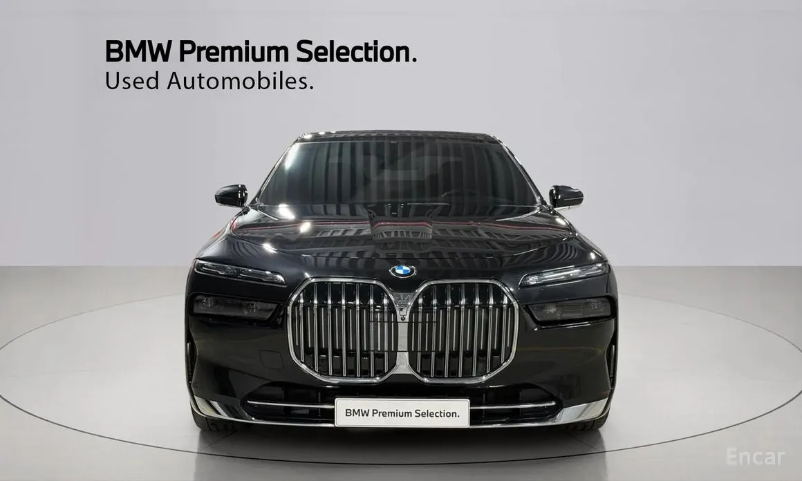 Photo 3 - BMW 7 Series