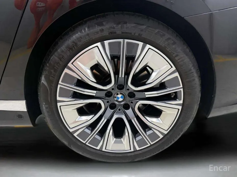 Photo 5 - BMW 7 Series