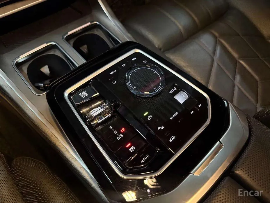 Photo 9 - BMW 7 Series