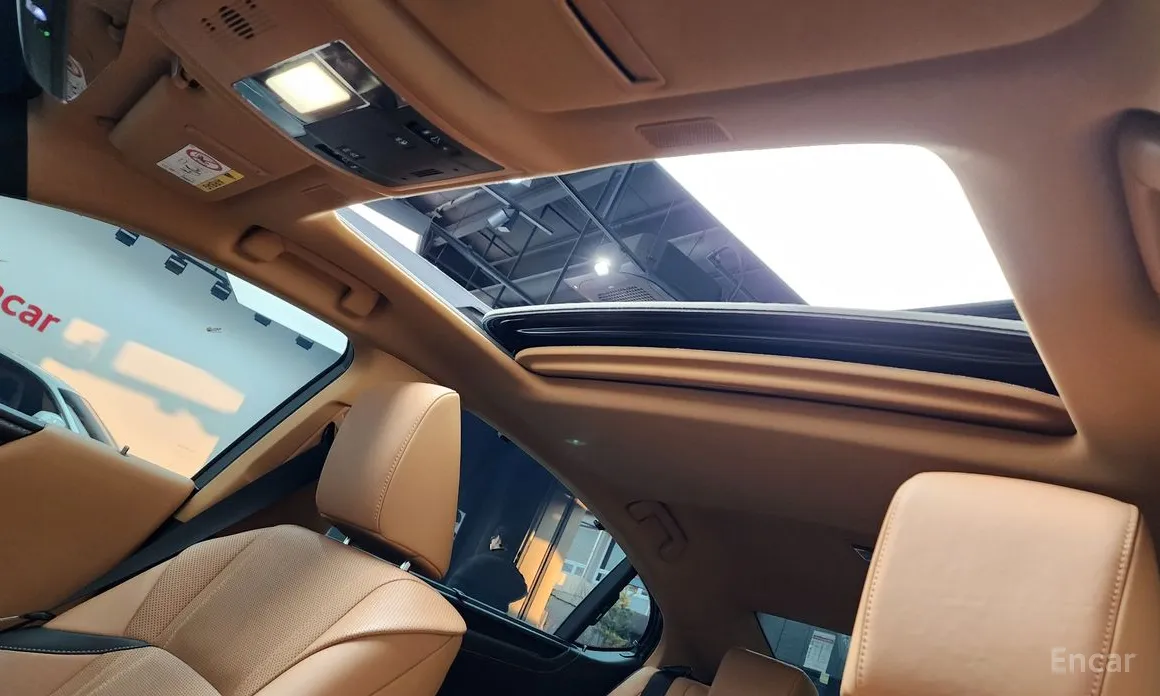 Фото 18 - Lexus ES