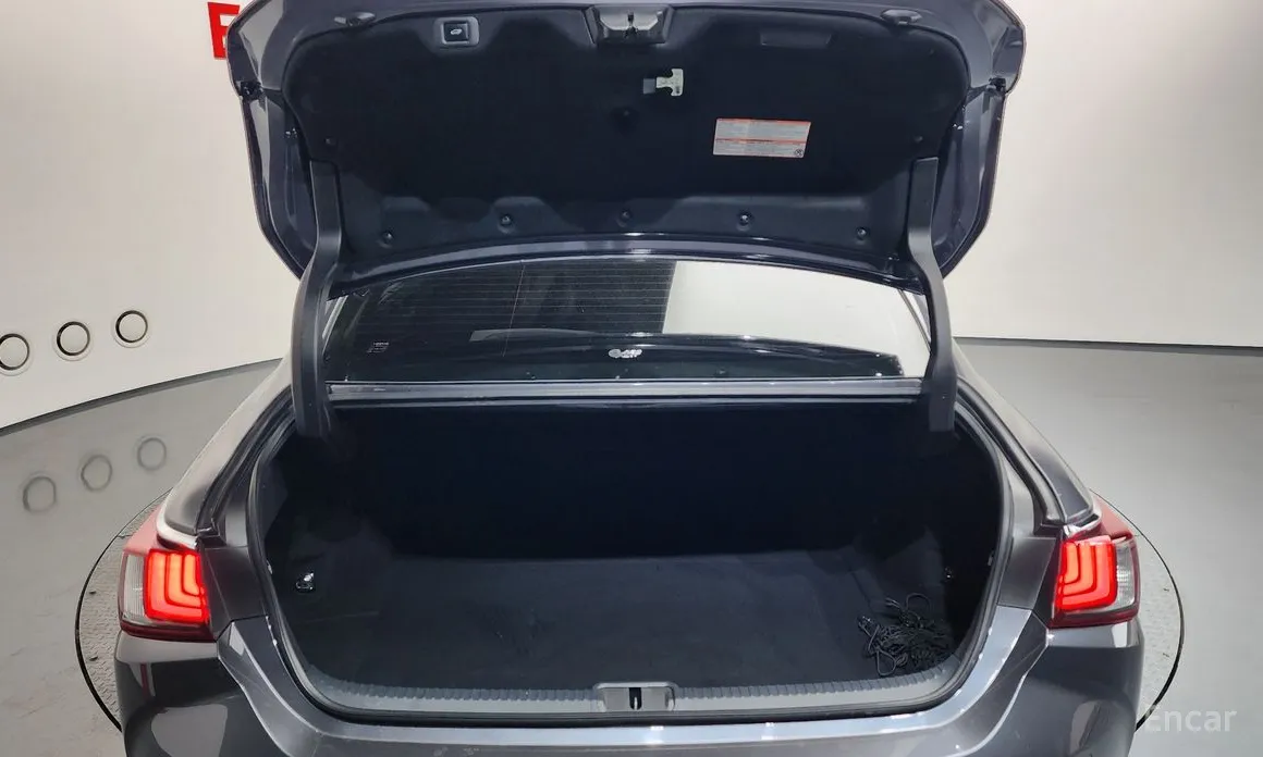 Фото 20 - Lexus ES