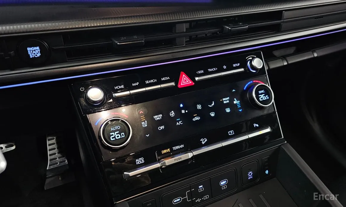 Фото 16 - Hyundai Santa Fe