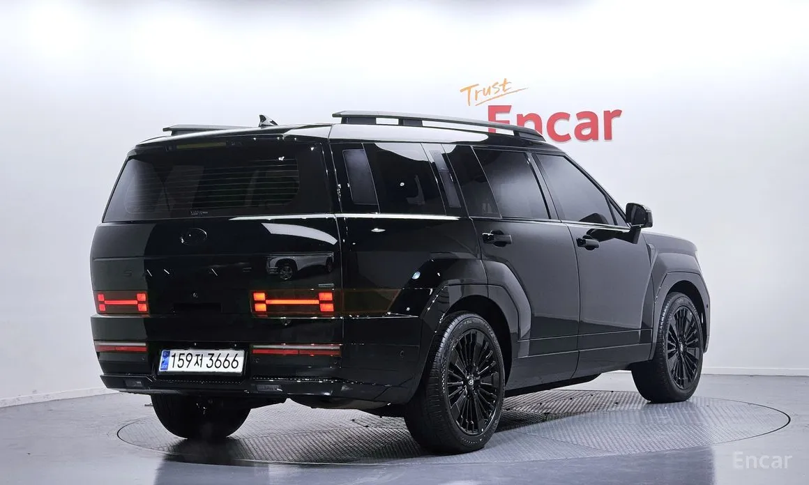 Фото 2 - Hyundai Santa Fe