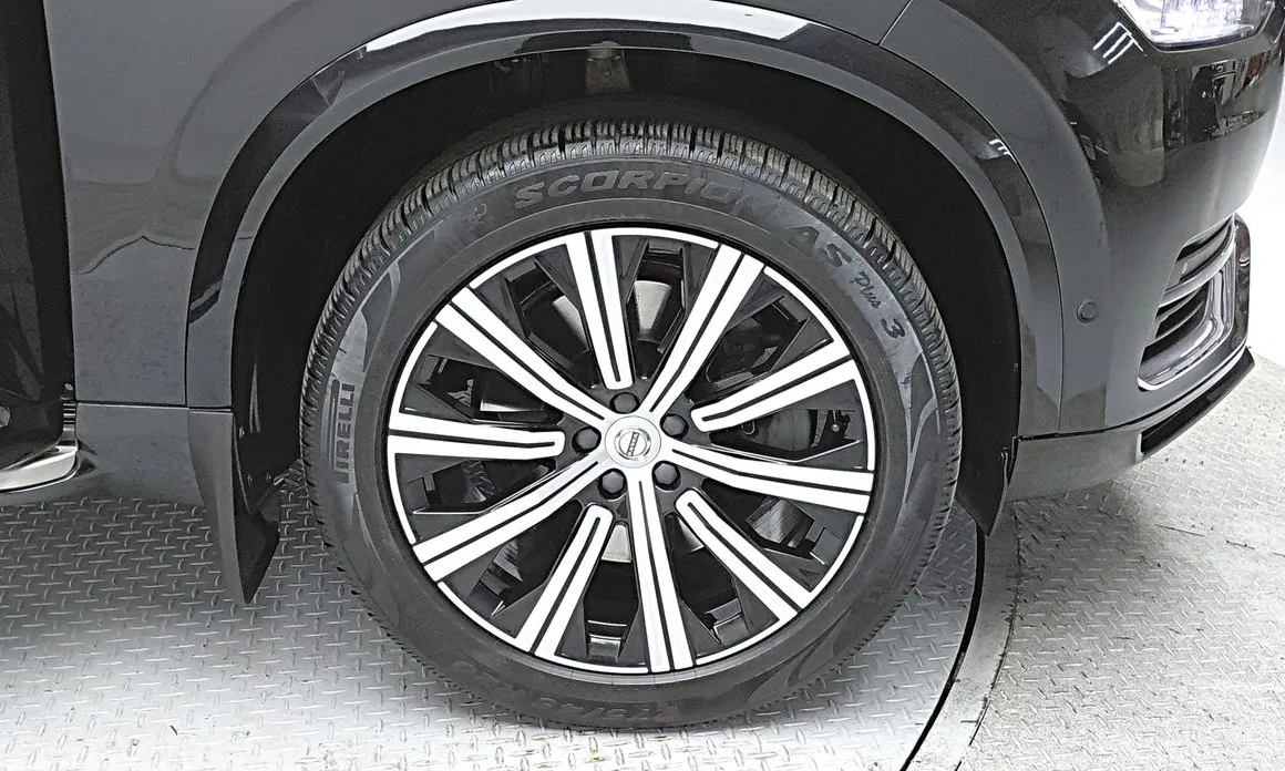 Фото 14 - Volvo XC90