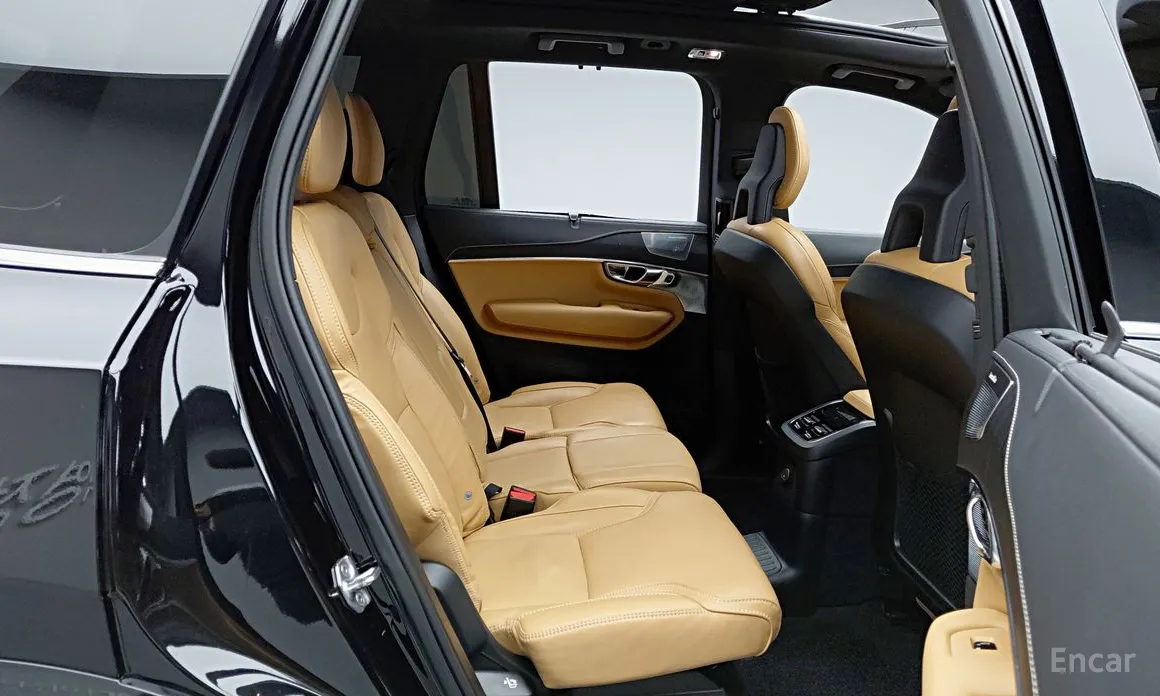 Фото 17 - Volvo XC90