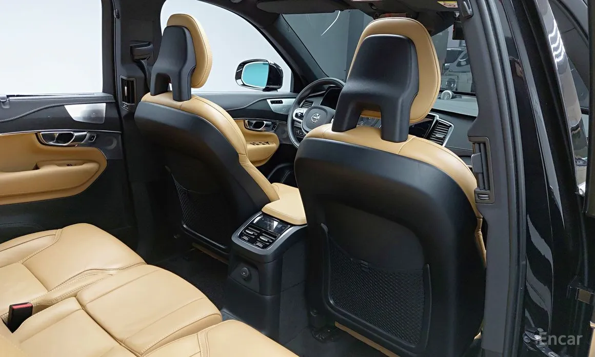 Фото 18 - Volvo XC90