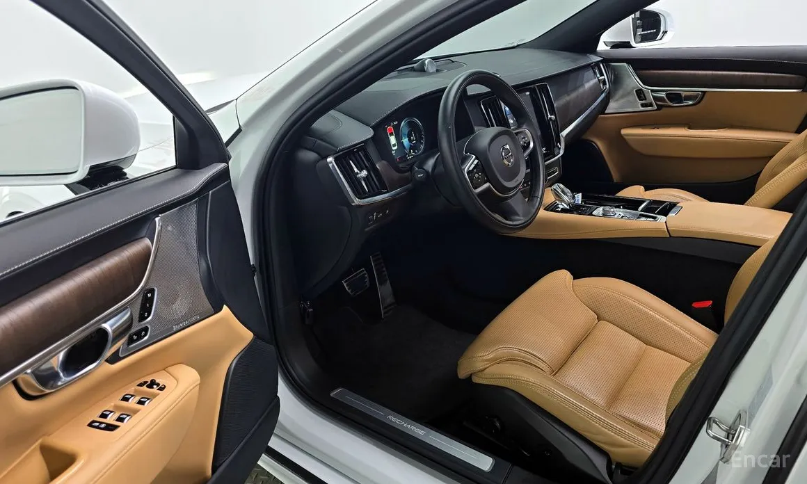 Фото 10 - Volvo S90