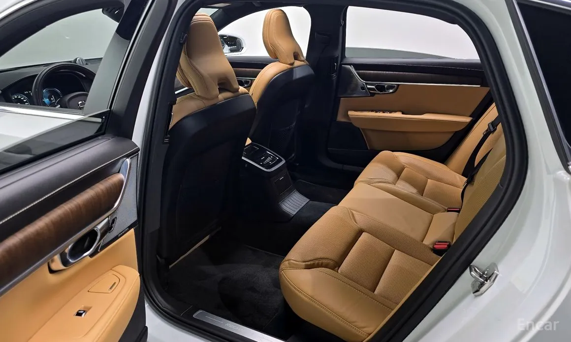 Фото 11 - Volvo S90