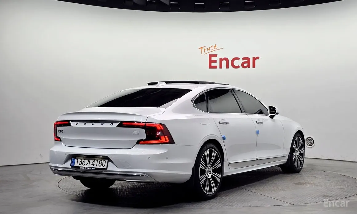 Фото 2 - Volvo S90