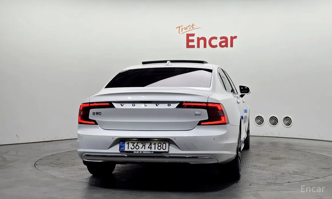 Фото 4 - Volvo S90