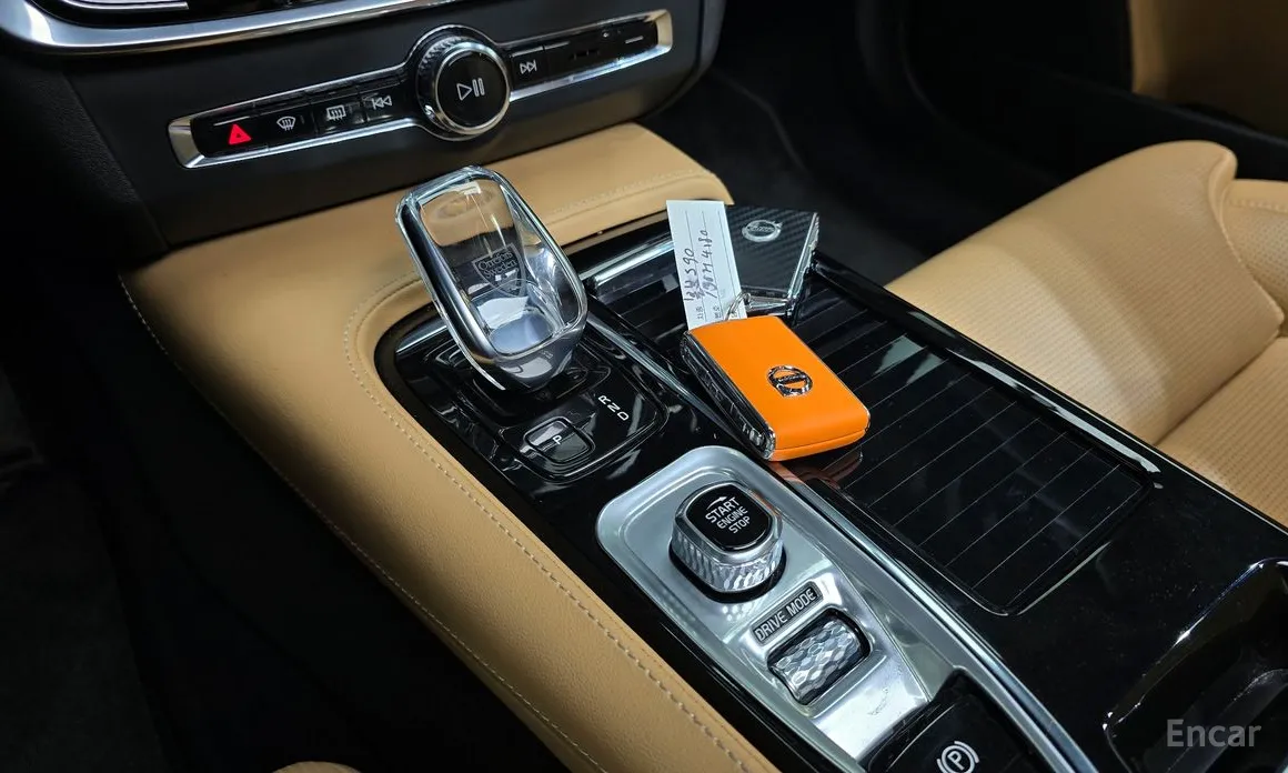 Фото 9 - Volvo S90