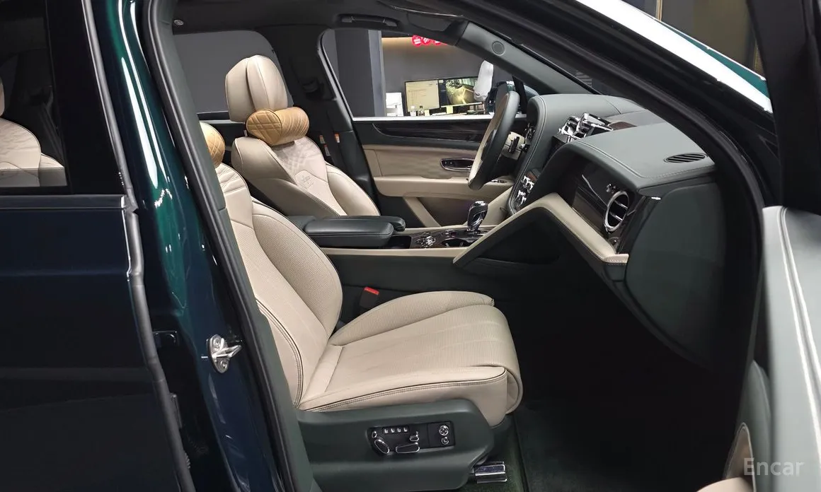 Фото 11 - Bentley Bentayga