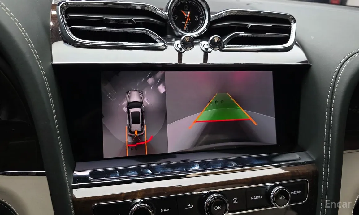 Фото 15 - Bentley Bentayga