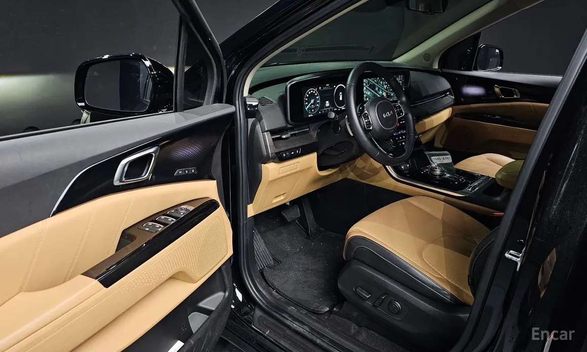 Photo 11 - Kia Carnival