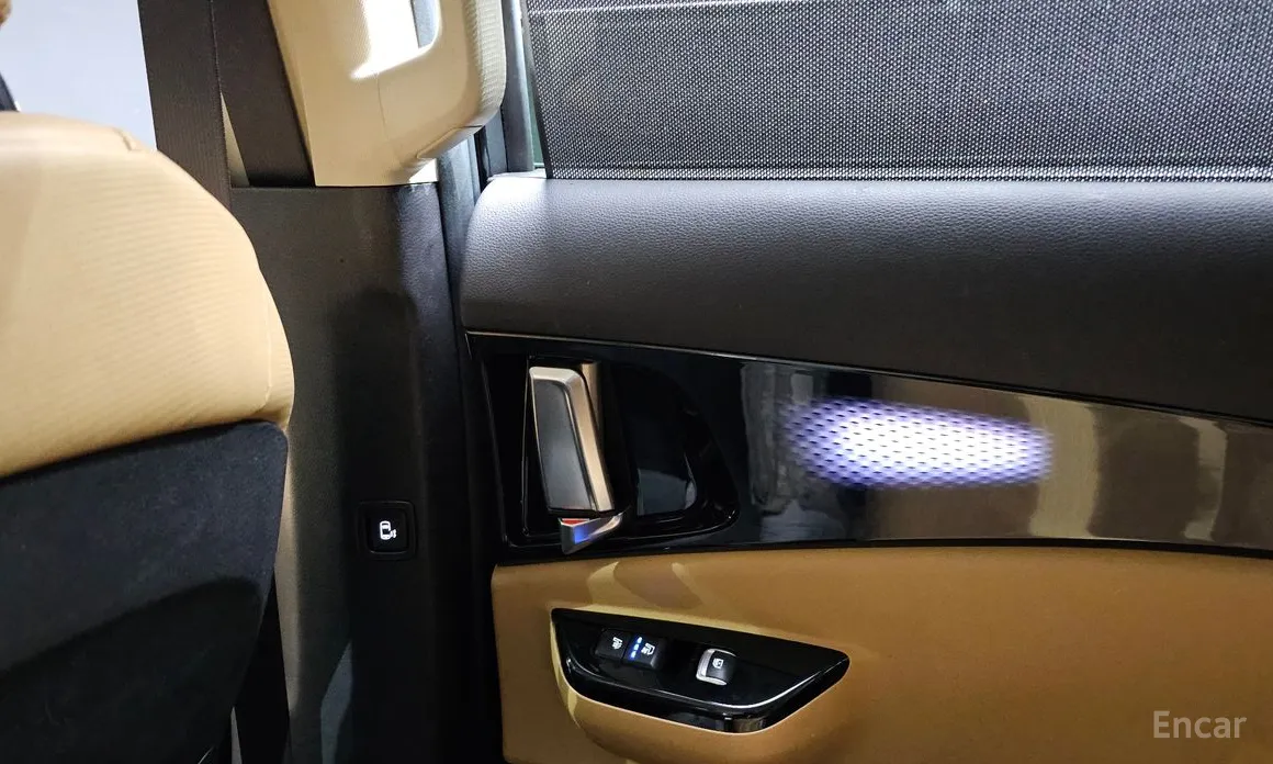 Photo 19 - Kia Carnival