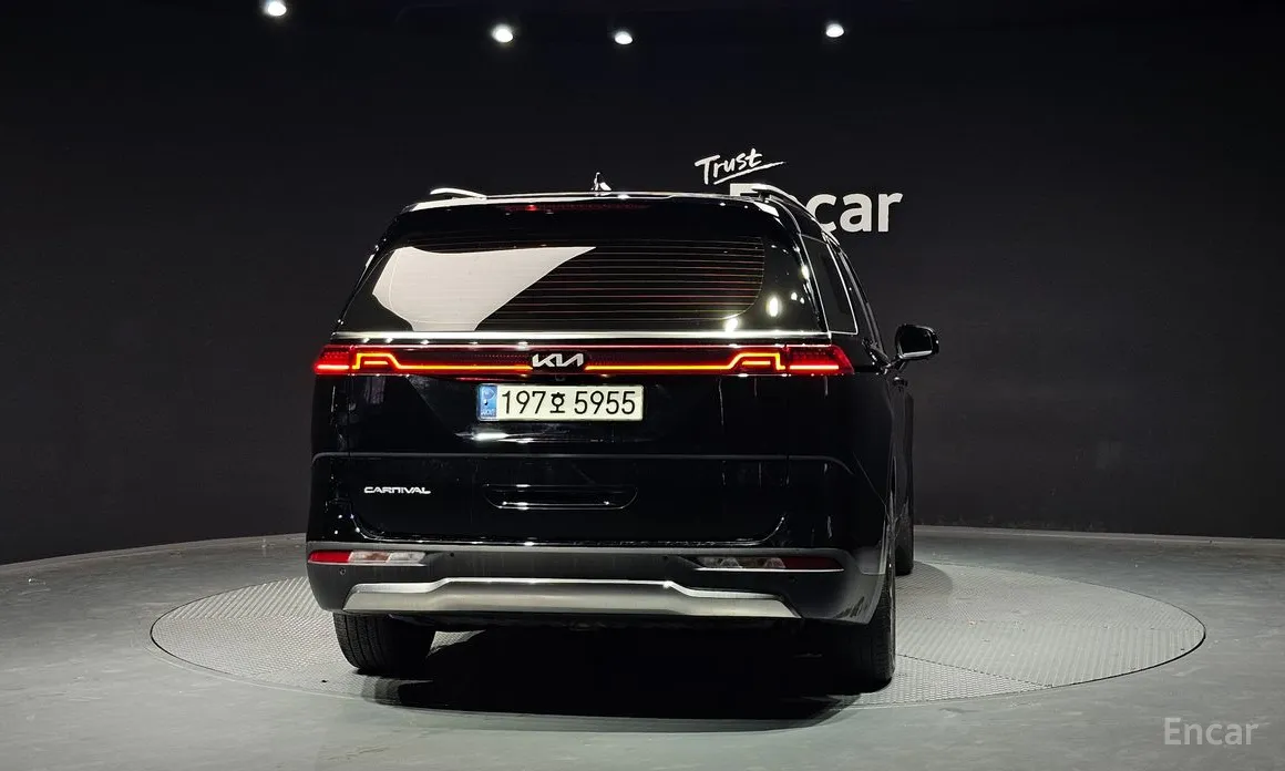 Photo 4 - Kia Carnival