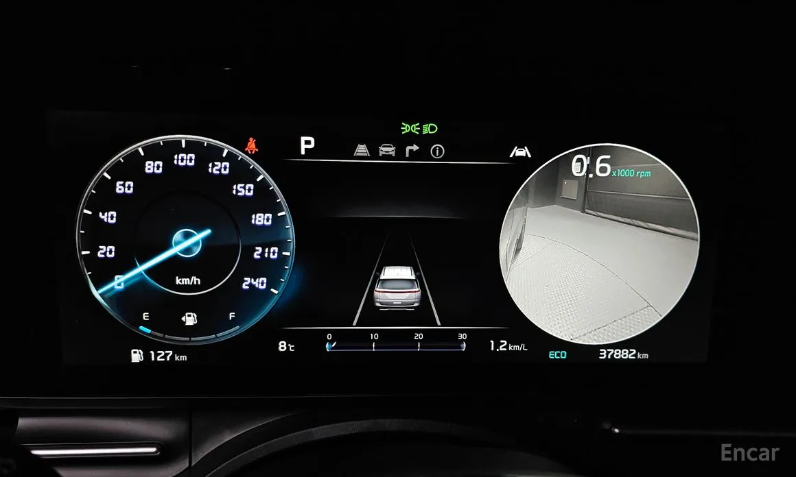 Photo 8 - Kia Carnival