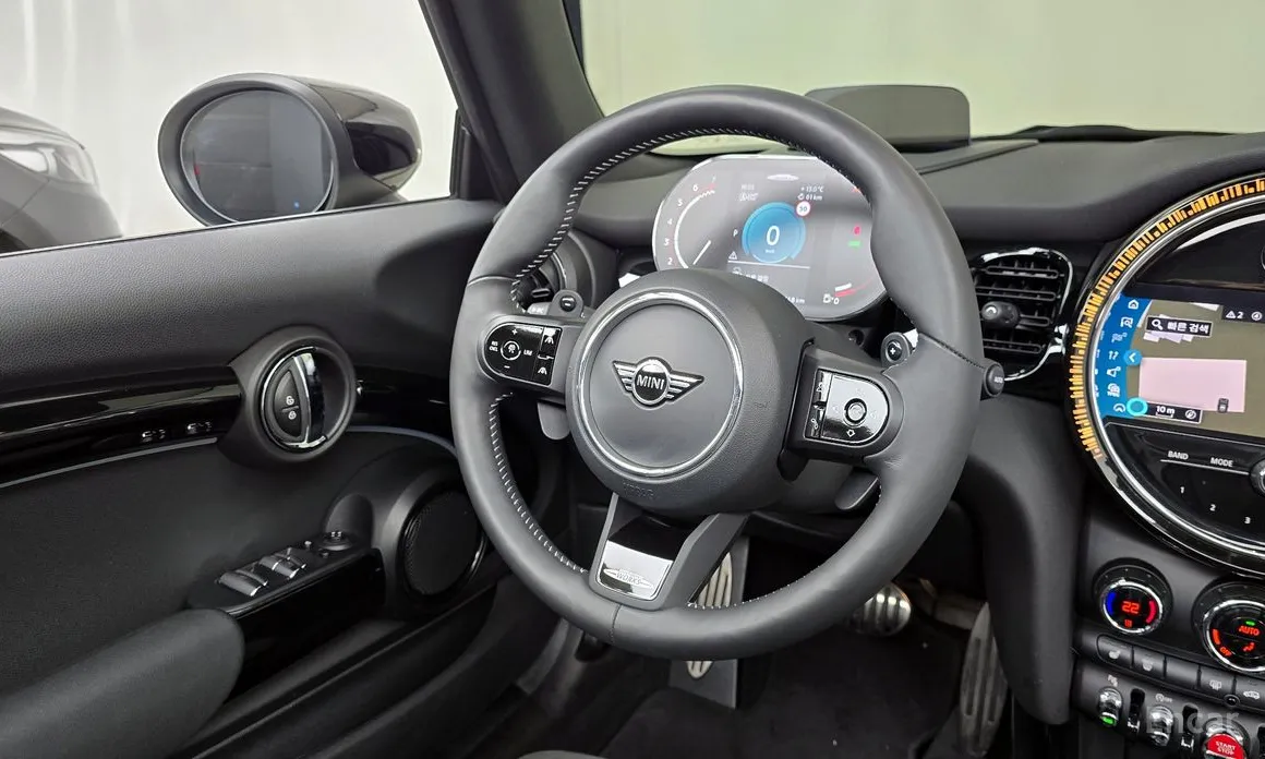 Фото 13 - Mini Cooper Convertible