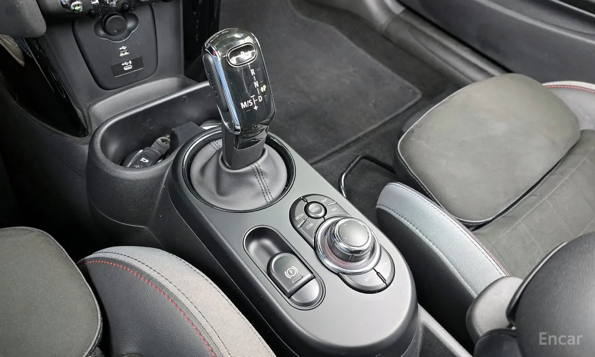 Фото 9 - Mini Cooper Convertible