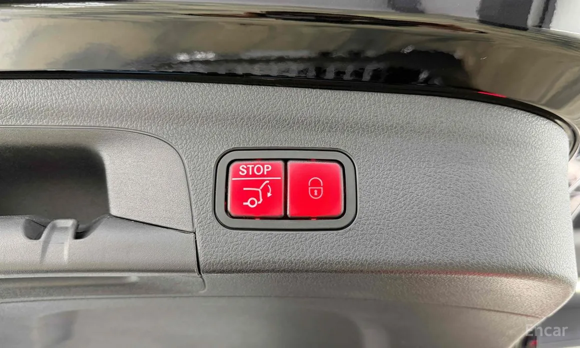 Фото 19 - Mercedes-Benz E-Class