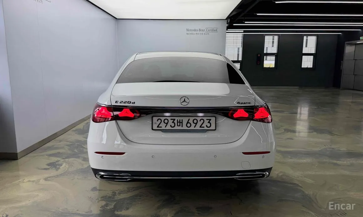 Фото 4 - Mercedes-Benz E-Class