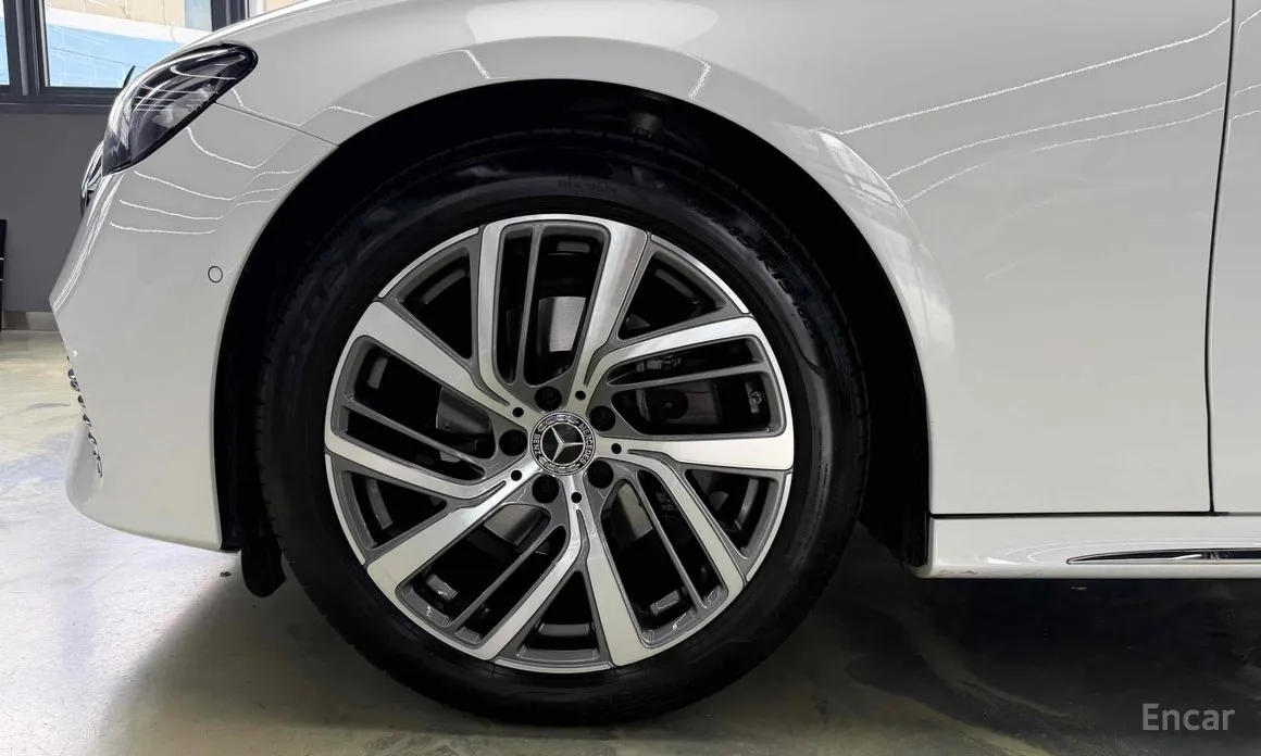 Фото 5 - Mercedes-Benz E-Class